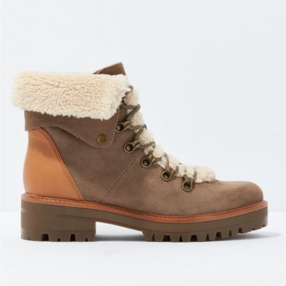 American Eagle Sherpa Lace Up Boot Vegan Suede 8M Excellent Condition